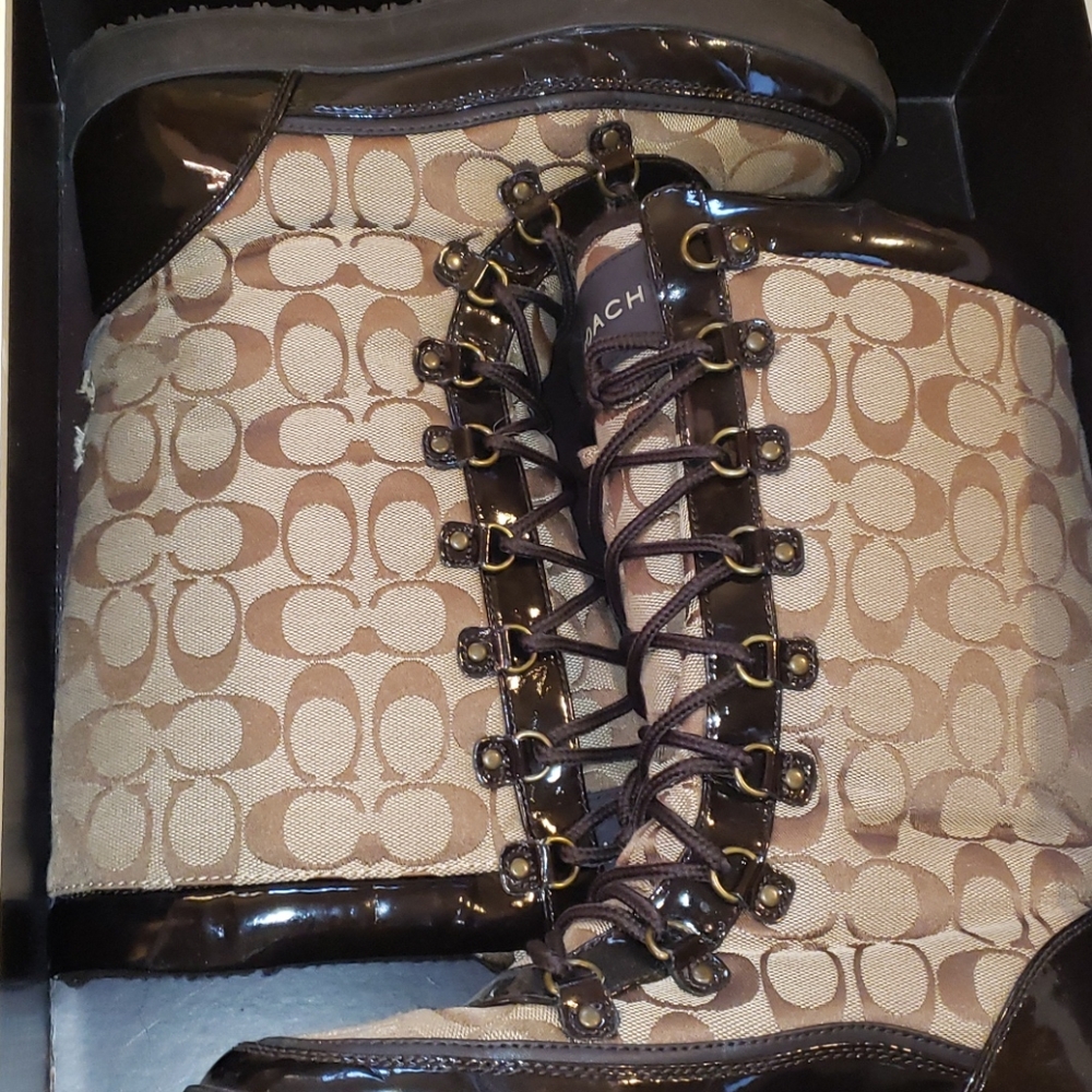 COACH-Winter Boot-Small Pull-Worn Once